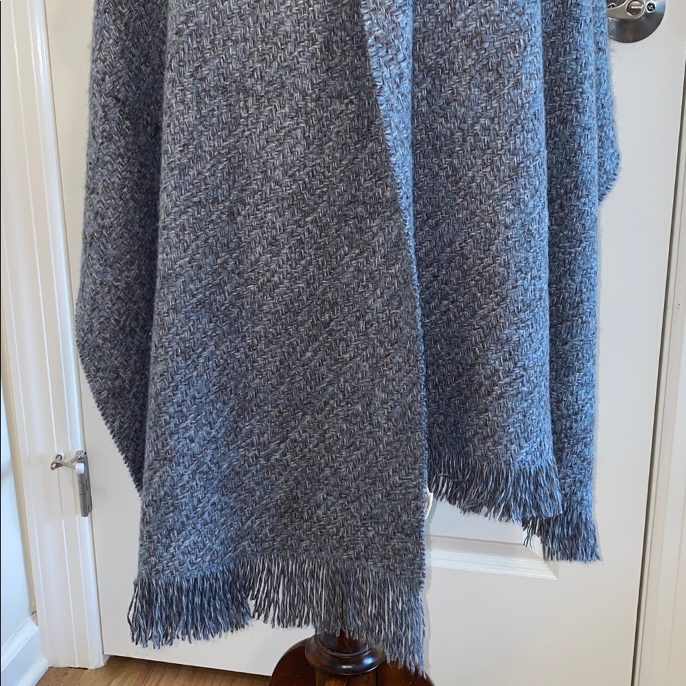 Pretty Persuasions Gray Wrap - image 6